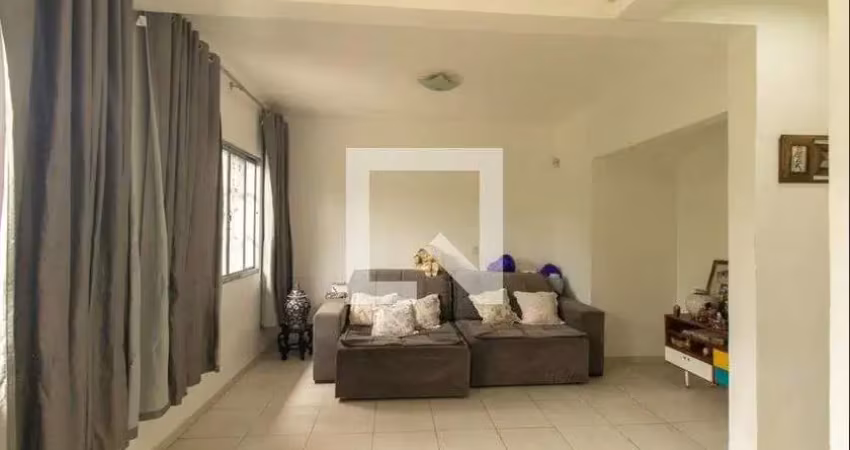 Casa com 3 quartos para alugar na Rua Rogério Gomes, Atuba, Pinhais