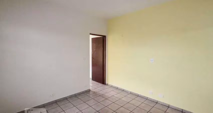 Casa com 2 quartos para alugar na Rua Herwis, Vila Ema, São Paulo