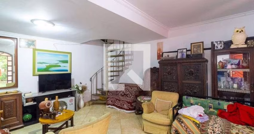 Casa com 3 quartos para alugar na Rua João Álvares Soares, Campo Belo, São Paulo