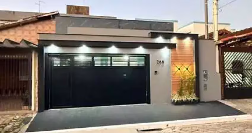 Casa em praia grande, no caiçara, com 3 quartos, 2 suítes, piscina, 80m² útil