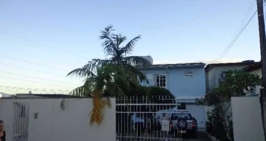Casa 03 dorm. (1 suíte)  - Roçado - 6646