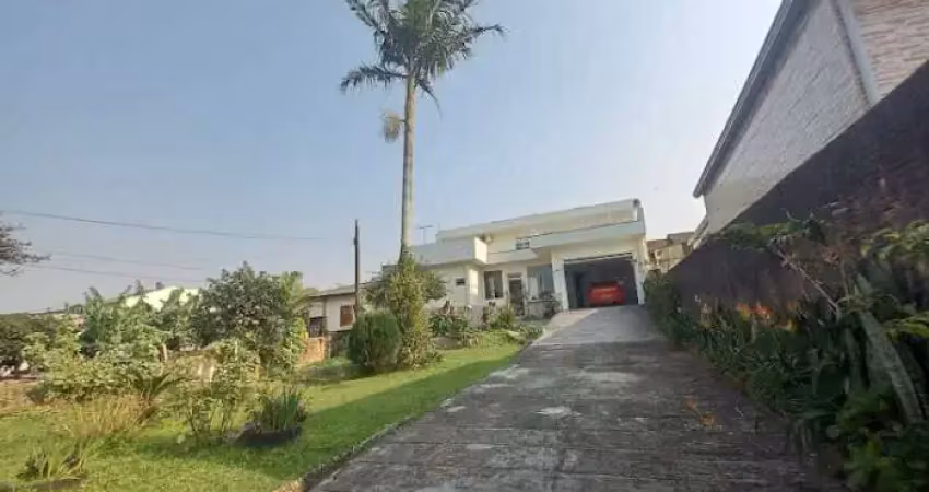 Casa 4 dorm - Barreiros - 7721