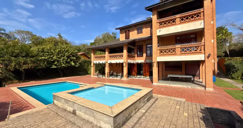 Vende-se luxuosa e sofisticada residência - alto padrão – acabamento em espécie de madeira nobre – granja viana