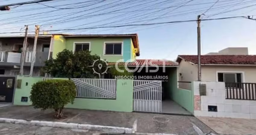 Vendo excelente casa com 3/4 sendo 1 suíte, no moradas das mangueiras.
