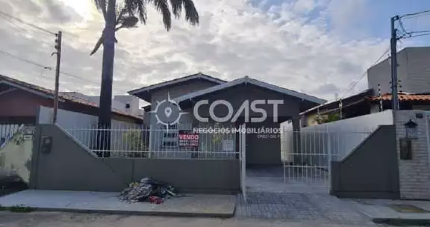 Vendo excelente casa com conforto, espaço e localização perfeita – tudo em um só lugar.