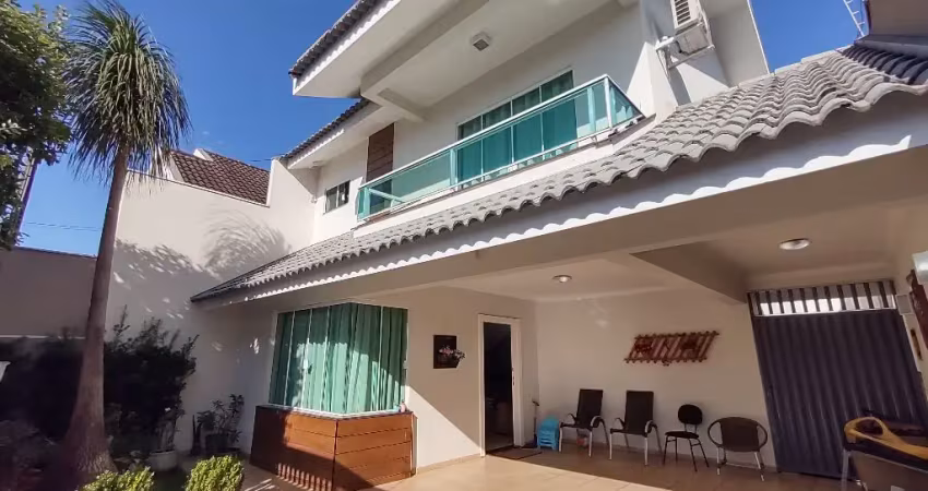 Casa com 4 quartos à venda na Rua Chihiro Nakatani, 265, Jardim Imperial, Maringá
