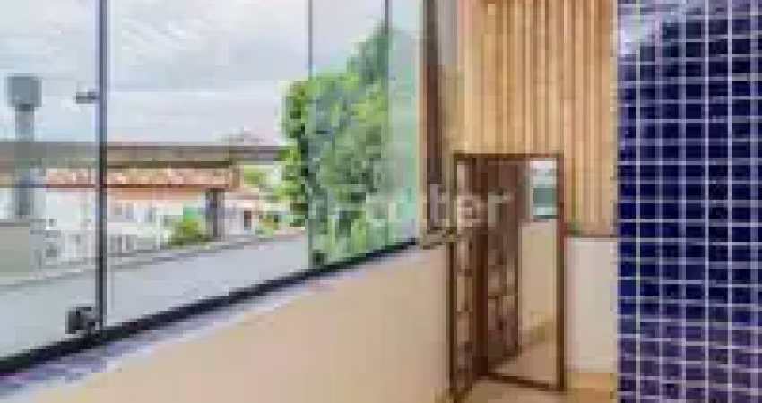 Vende-se: cobertura com 135m² de área privativa na rua dona alice, petrópolis.