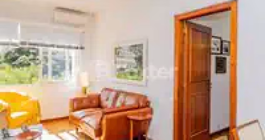 Vende-se: excelente apartamento de 3 quartos com 1 vaga na venâncio aires, bairro farroupilha.
