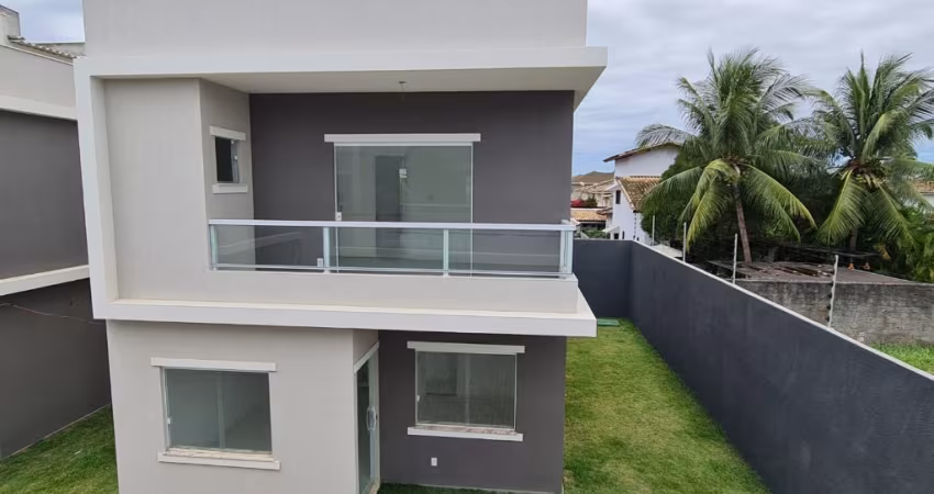 Casa a Venda com 120 m² 4/4 sendo 3 suítes no condomínio Ville Garden Miragem em Buraquinho