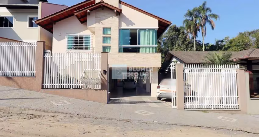 Casa com 3 quartos à venda no Salto do Norte, Blumenau 