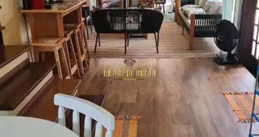 Casa de praia com 4 dormitórios com sacada venda no sertão do camburi - são sebastião/sp