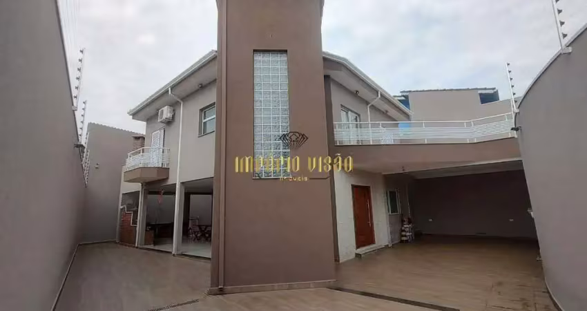 Sobrado à venda com 3 dormitórios, sendo 1 com suíte e closet no bairro quaresmeira - suzano-sp