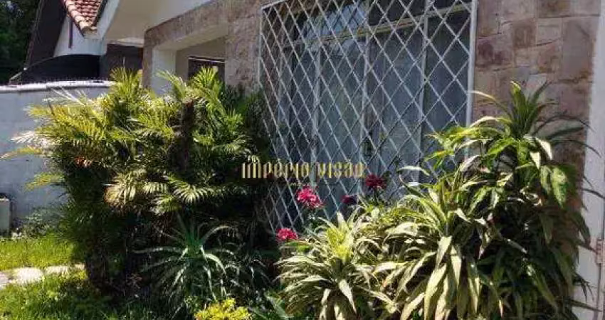 Casa à venda com 3 dormitórios e 2 vagas de garagem no centro de mogi das cruzes-sp