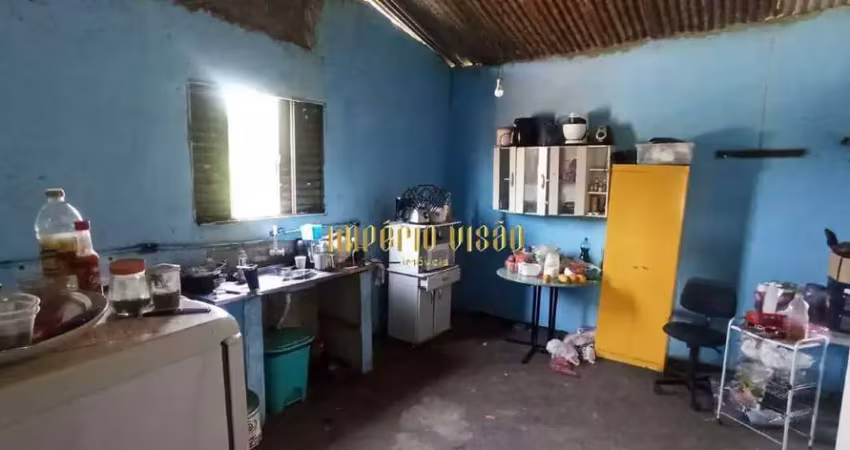Sobrado à venda com 3 dormitórios e salão amplo no andar inferior no bairro vila barros - suzano - sp