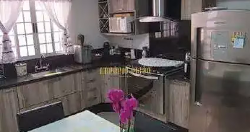 Sobrado à venda com 4 dormitórios e salão de festas com espaço gourmet e churrasqueira no bairro jardim varan - suzano - sp