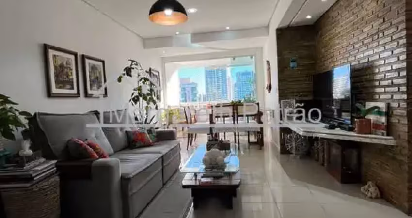 Apartamento 03 quartos, amplo com dependência no costa azul.