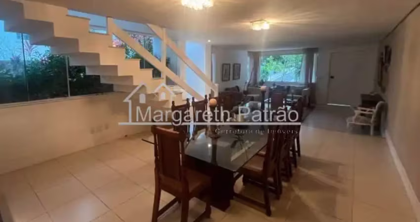Casa com 6 quartos, sendo 4 suítes, 2 dependências no alphaville i.