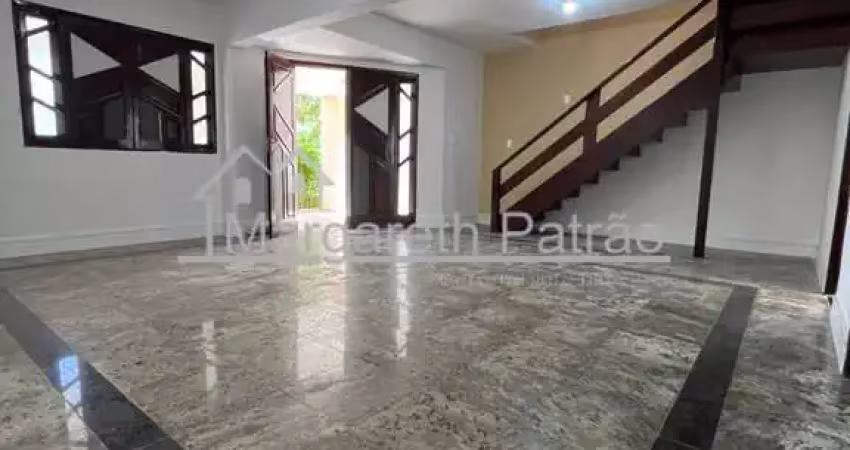 Casa triplex para locação em condomínio fechado - piatã.