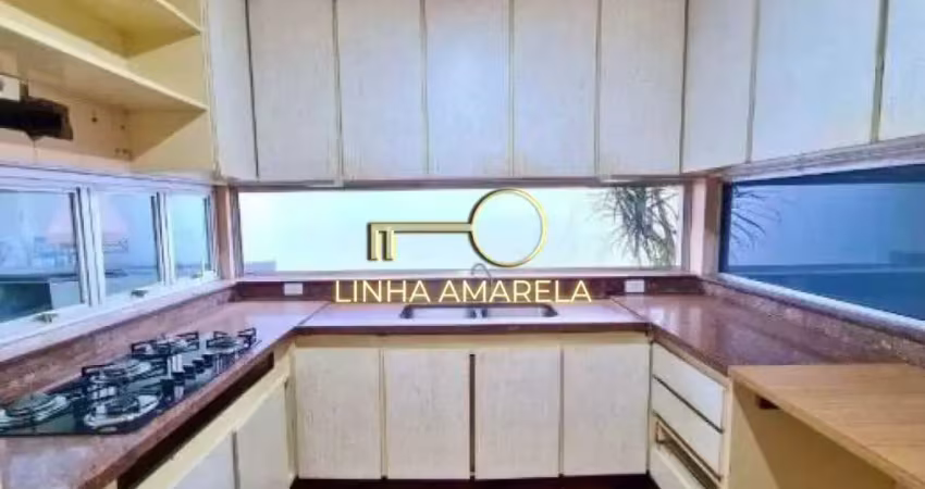 Sobrado amplo à venda, ideal para moradia ou comércio,