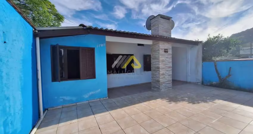 Casa em alvenaria na região central, próximo a rodoviária de guaratuba.