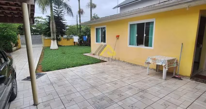 Casa com 2 quartos à venda na Avenida dos Guarás, 740, Piçarras, Guaratuba