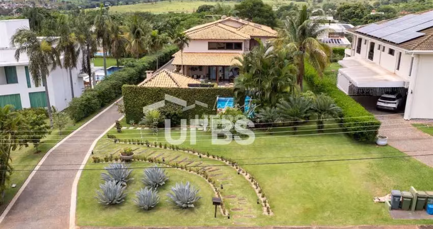 Belo sobrado no condomínio aldeia do vale, 692 m² de construção e 1.612 m² de terreno!