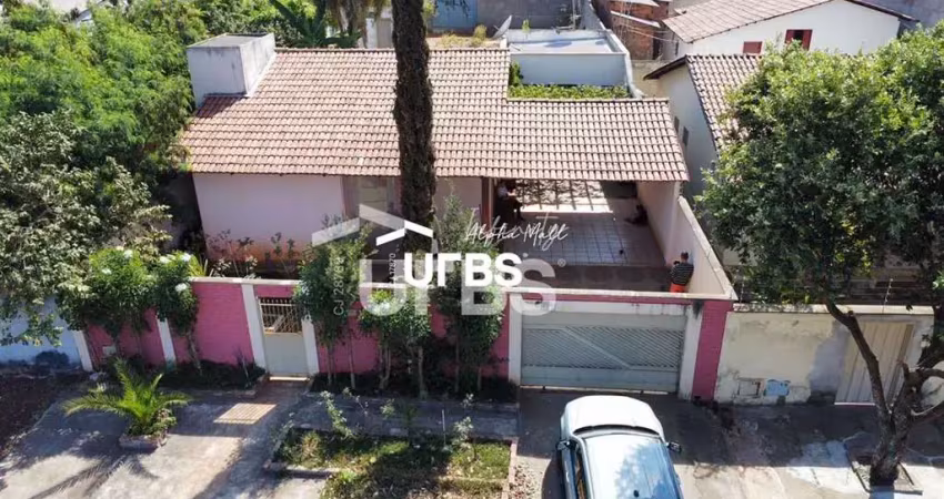 Casa com 3 quartos à venda na Avenida Anápolis, Vila Brasília, Aparecida de Goiânia