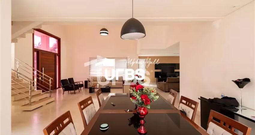 Casa em condomínio fechado com 4 quartos à venda na Rua B28, Jardins Paris, Goiânia