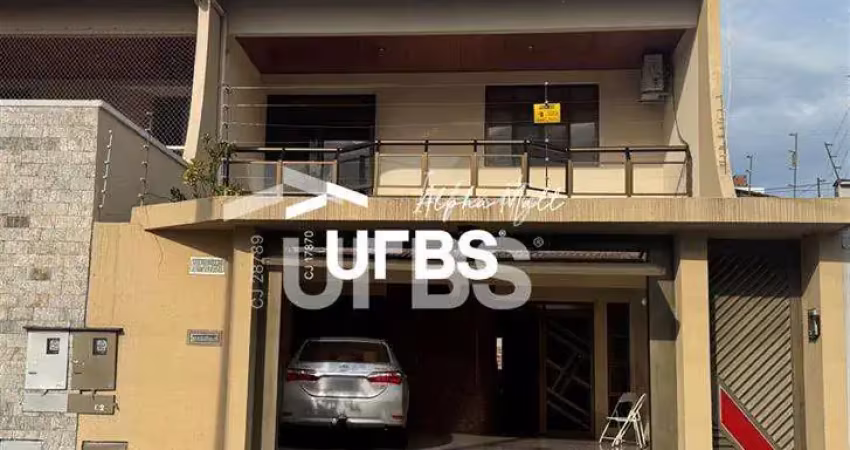 Casa com 3 quartos à venda na Praça C232, Jardim América, Goiânia