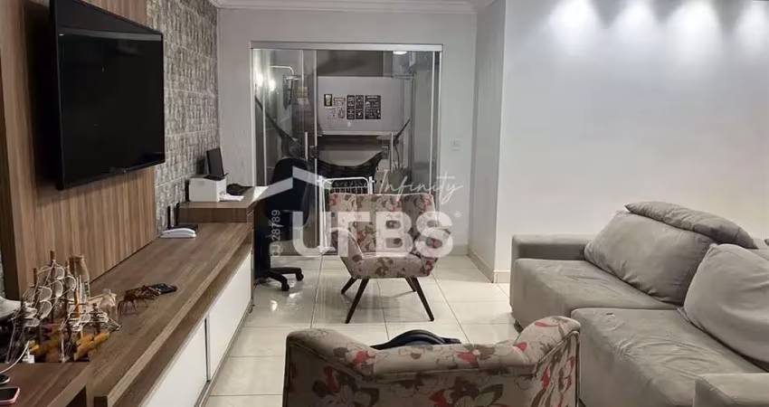 Casa com 3 quartos à venda na Rua J2, Parque das Laranjeiras, Goiânia