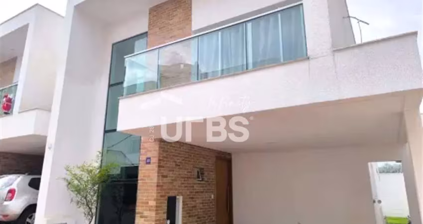 Sobrado, 3 suítes, 148m², condomínio residencial gran poeme