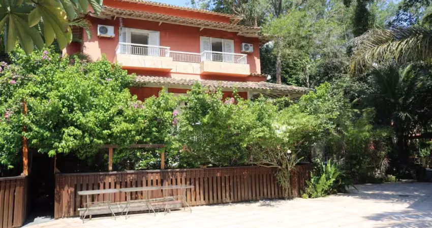 Excelente casa no condomínio chácara ubá - largo da batalha !!!