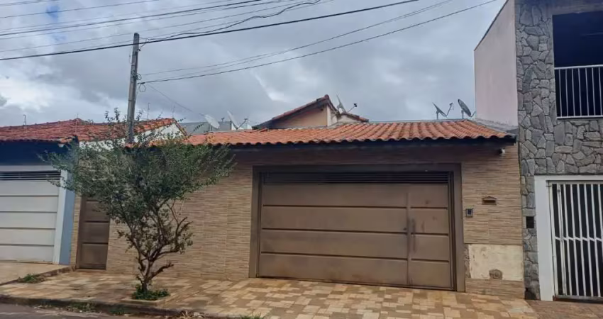 Versátil casa de vila para venda em são joaquim com 3 quartos, sendo 1 suíte, 217m²
