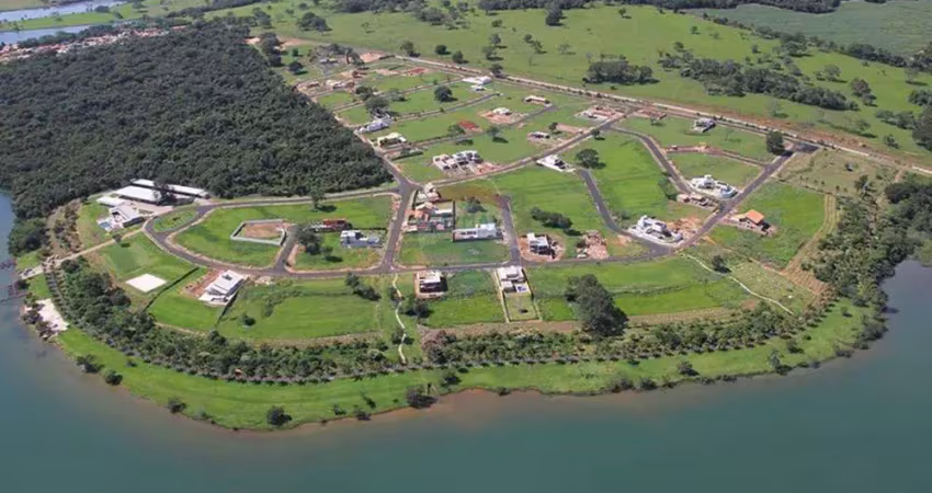 Terreno à venda em condomínio fechado enseada da fronteira rifaina sp