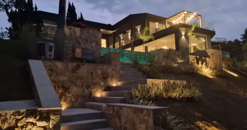 Tamboré, casa projetada, novinha, exclusiva, mobiliada, 780 m2, 6 suítes
