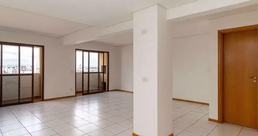 Cobertura no centro de curitiba com 2 suítes e 2 vagas
