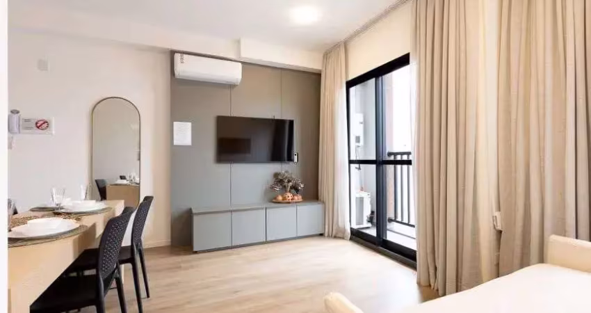 Apartamento mobiliado com 1 quarto em andar alto no centro de curitiba