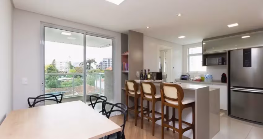 Apartamento semimobiliado com 2 suítes e 2 vagas no altoda xv/centro