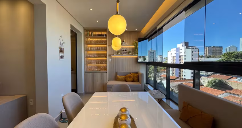 Lindo apartamento no copacabana, 3 quartos com 2 suítes e 115m²