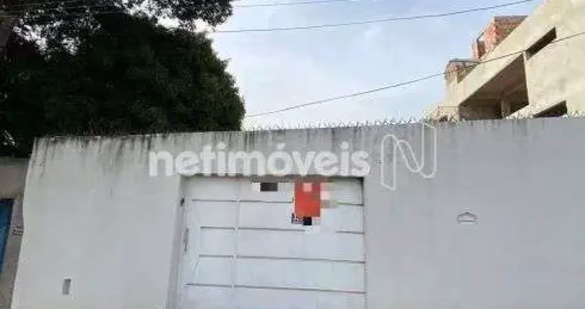 Casa com 3 quartos para alugar na Rua Vasconcelos Costa, Industrial, Contagem