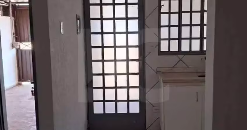 Casa com 3 quartos para alugar na Rua Antônio Alves, 26, Parque Residencial Rita Vieira, Campo Grande