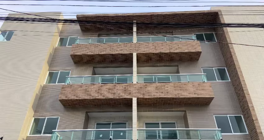 Alugo apartamento térreo com área externa privativa