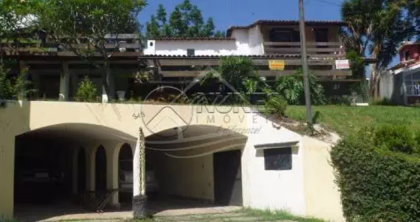 Excelente sobrado em condominio fechado a beira da rodovia castelo barnco, próximo de alphaville, são paulo/sp
