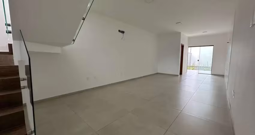 Sobrado geminado na região sul | 3 quartos sendo uma suíte | próximo ao condor supermercado | 02 vagas de garagem | analisa permuta!