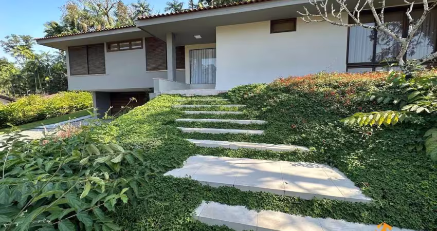 Casa semimobiliada centro de joinville | oportunidade de morar no melhor de joinville