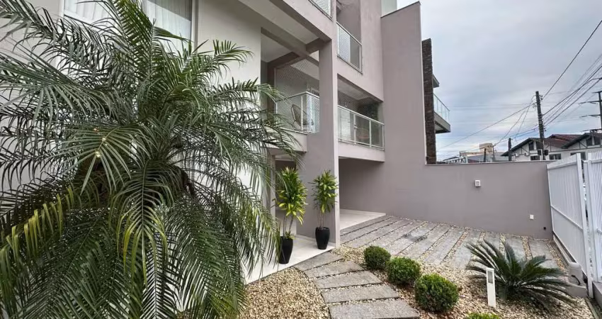 Sobrado à venda no bairro santo antônio em joinville | ampla casa semimobiliada pronta para morar!