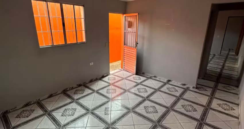 Casa para alugar na Rua São Lucas, 67, Jardim São Lázaro, Ferraz de Vasconcelos