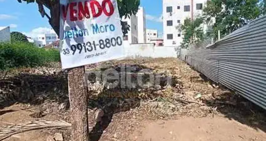 Lote para venda em governador valadares / mg no bairro centro
