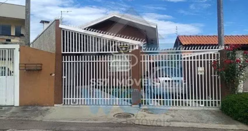 Casa com 03 quartos em excelente estado de conservação no uberaba