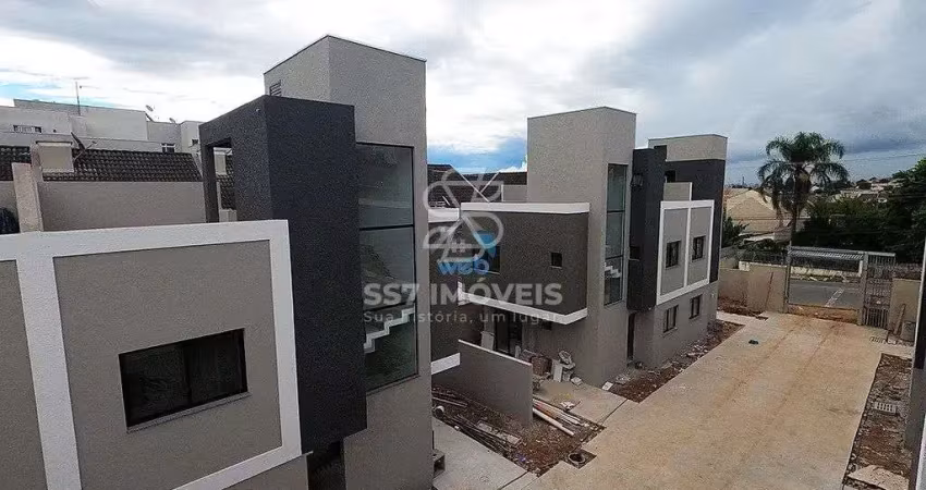 Sobrado em condomínio fechado a venda no uberaba, com 03 quartos sendo 01 suíte, vaga de garagem e amplo terraço.